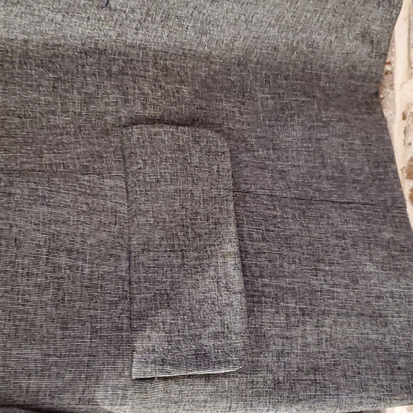 Suit jacket and skirt - Picture 5 of 10